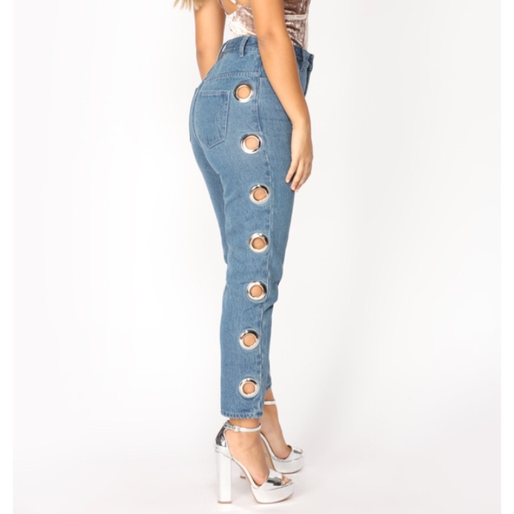 Fashion Nova What’s Poppin Boyfriend Mom Jeans